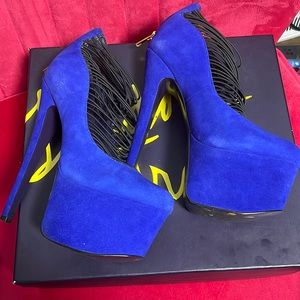 London Trash platforms